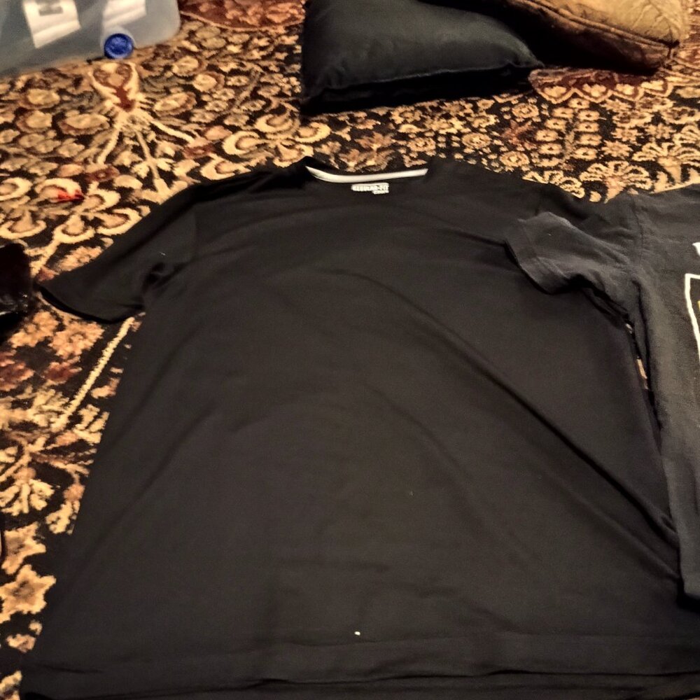 Three tshirts - Picture 3 of 3